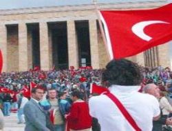Anıtkabir’e ziyaretçi akını