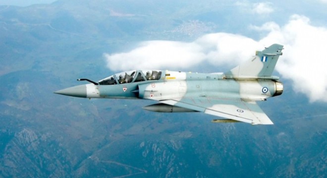 Yunanlar, İskiri Adası na düşen uçağı Türkiye nin düşürdüğünü iddia etti